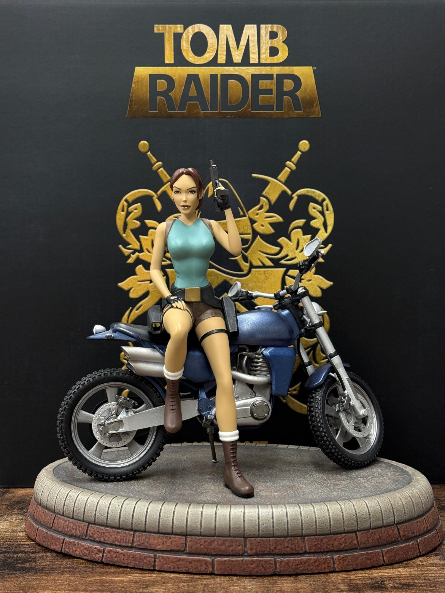 Tomb Raider Lara Croft Classic Motorbike Premium Statue, Dark Horse Direct, Crystal Dynamics