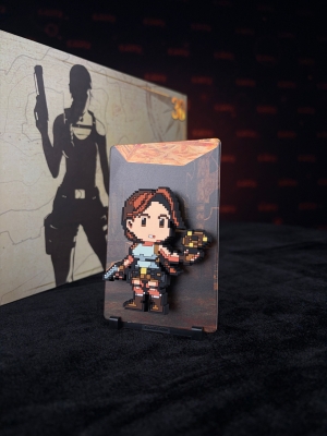 Figgyz Tomb Raider Collectors Box Set Holo Plate Numbered Coin
