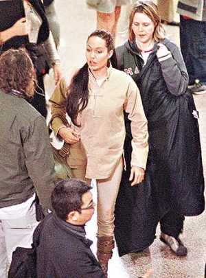 Lara Croft Tomb Raider The Cradle Of Life starring Angelina Jolia On Set Photos